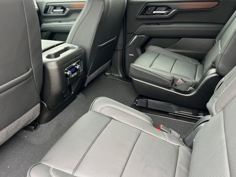 New 2026 GMC Yukon XL Denali image 9