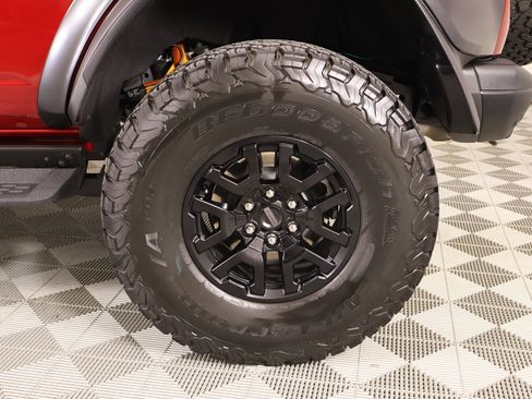 Used 2025 Ford Bronco Raptor AWD/4WD image 19