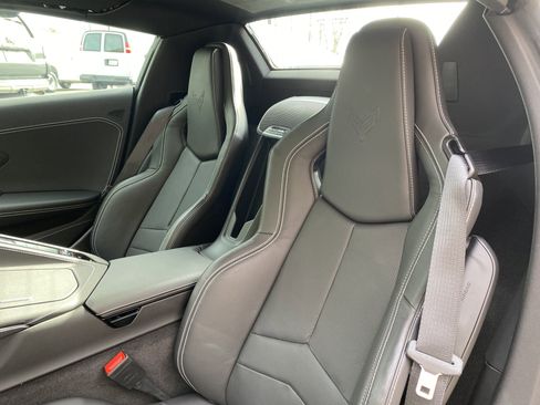 Used 2024 Chevrolet Corvette Stingray Convertible w/ Z51 Performance Package image 35