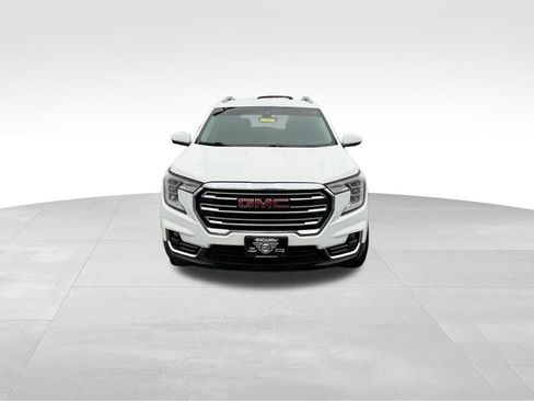 Used 2023 GMC Terrain SLT image 2