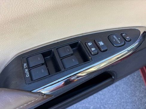 Used 2013 Toyota Avalon XLE image 24