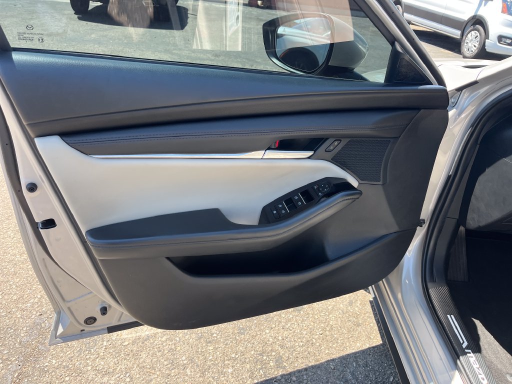 Used 2025 MAZDA MAZDA3 s FWD image 19