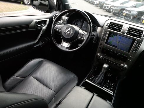 Used 2021 Lexus GX 460 Luxury w/ Sport Design Package AWD/4WD image 9