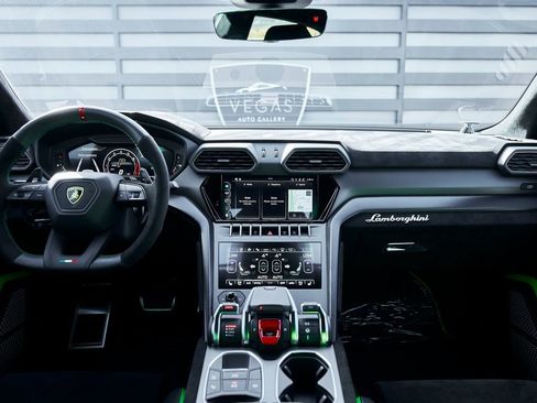 Used 2024 Lamborghini Urus Performante image 62