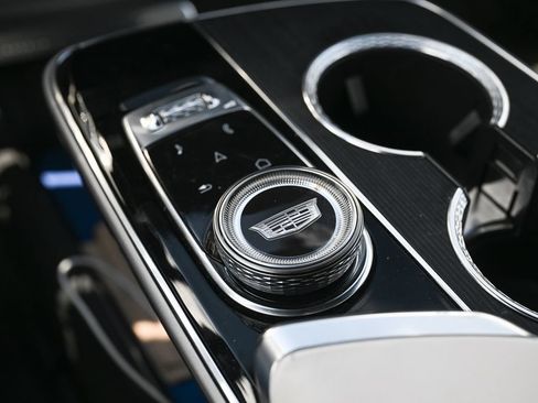 Used 2024 Cadillac Lyriq Sport RWD image 18