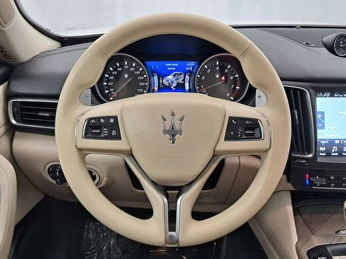 Used 2019 Maserati Levante S image 9