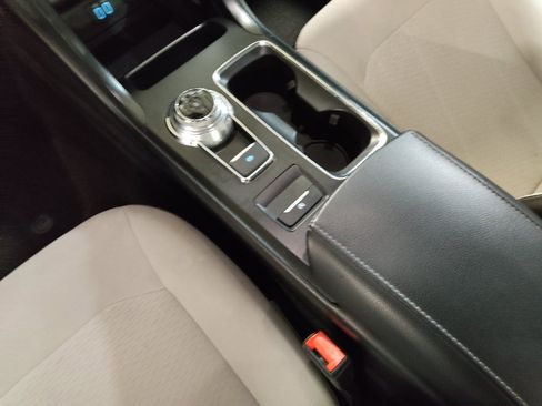 Used 2019 Ford Fusion SE w/ Equipment Group 151A FWD image 26