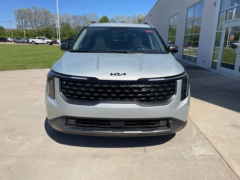 New 2026 Kia Carnival FWD image 3