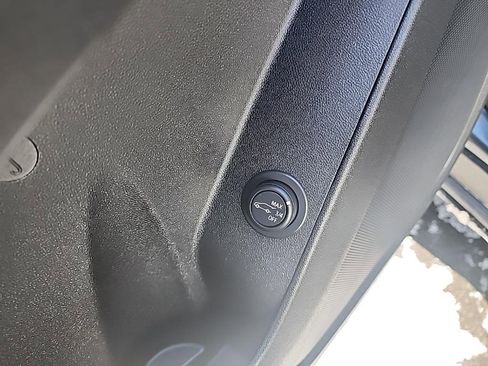 Used 2022 Chevrolet Equinox LT image 16