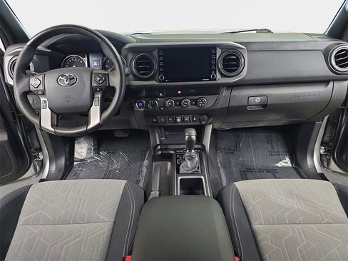 Used 2020 Toyota Tacoma TRD Off-Road image 10