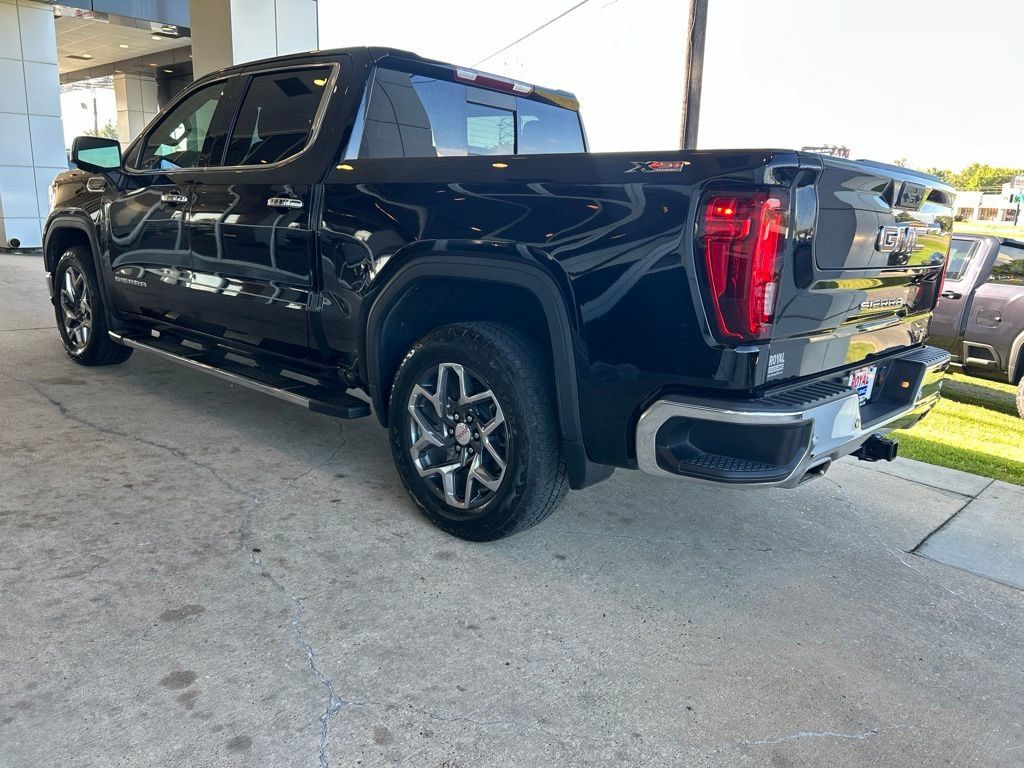 Used 2025 GMC Sierra 1500 SLT AWD/4WD image 5