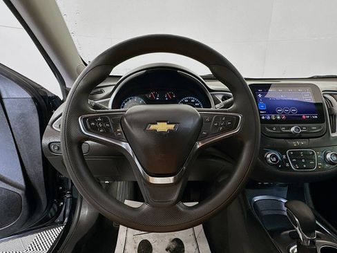Used 2023 Chevrolet Malibu LT FWD image 11