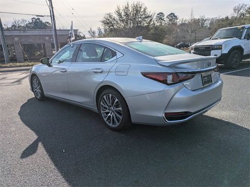 Used 2021 Lexus ES 300h w/ Premium Package image 6