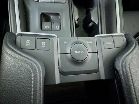 Used 2025 Toyota Grand Highlander FWD image 17