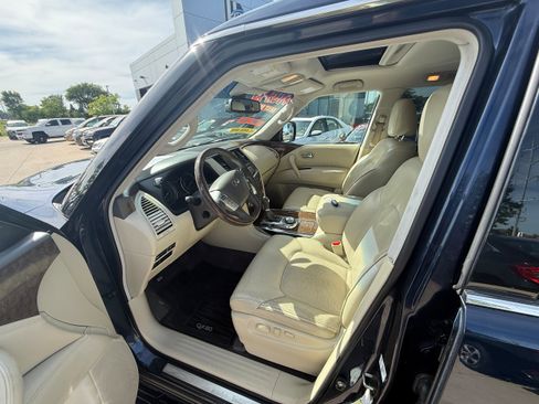 Used 2017 INFINITI QX80 4WD w/ Driver Assistance Package image 11