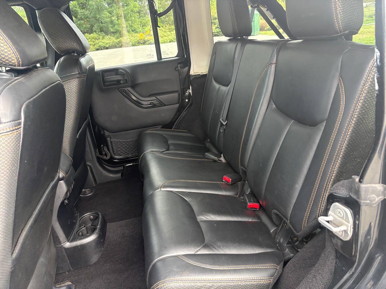 Used 2014 Jeep Wrangler Unlimited Sahara AWD/4WD image 7