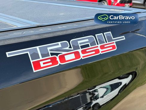 Certified 2021 Chevrolet Silverado 1500 LT Trail Boss w/ Convenience Package II AWD/4WD image 11