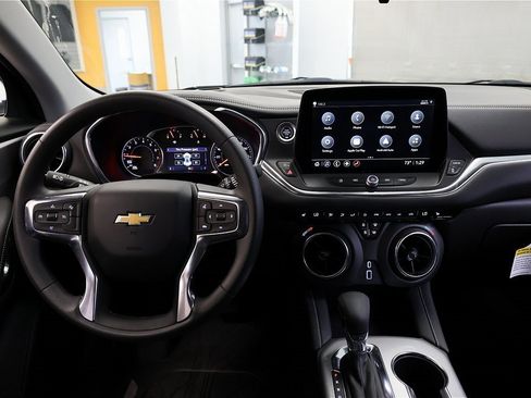 New 2025 Chevrolet Blazer LT w/ Midnight/Sport Edition image 9