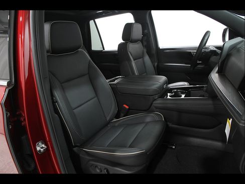 Used 2026 Chevrolet Tahoe Premier w/ Sun And Tow Package AWD/4WD image 18