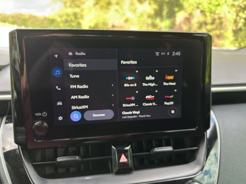 Used 2025 Toyota Corolla SE image 14