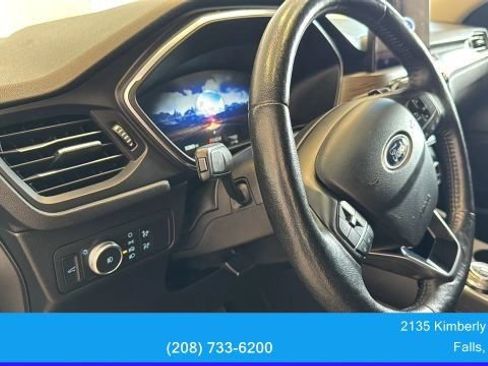 Used 2020 Ford Escape Titanium AWD/4WD image 21