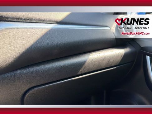 Used 2025 Chevrolet Blazer LT image 31