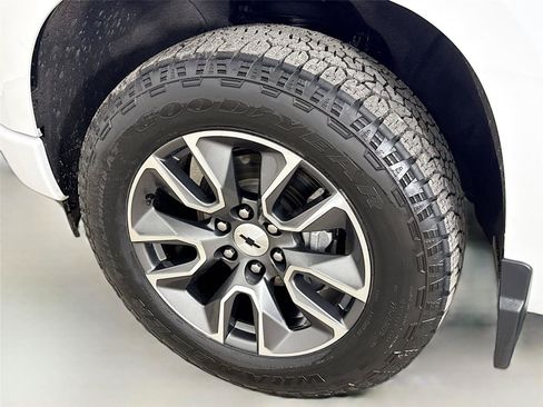Used 2022 Chevrolet Silverado 1500 RST w/ Convenience Package II AWD/4WD image 32