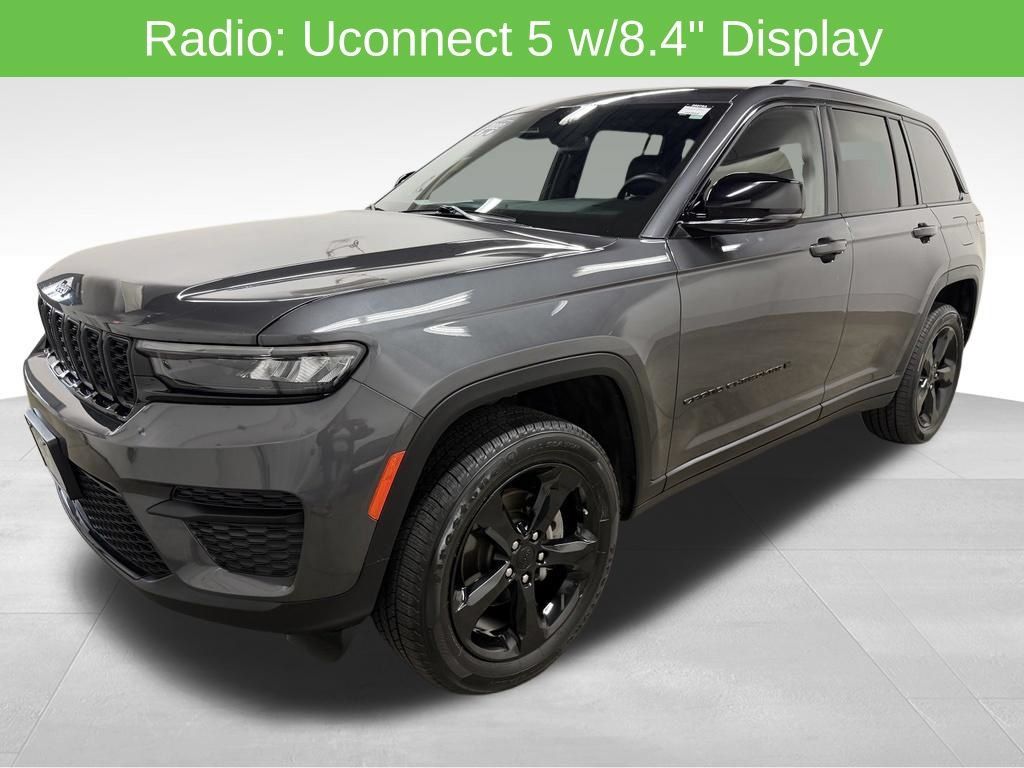 Used 2022 Jeep Grand Cherokee Altitude AWD/4WD image 9