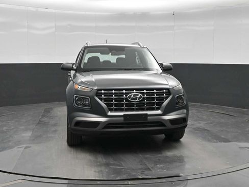 New 2026 Hyundai Venue SEL FWD image 2
