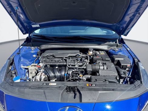 Used 2023 Hyundai Elantra SE w/ Cargo Package FWD image 17