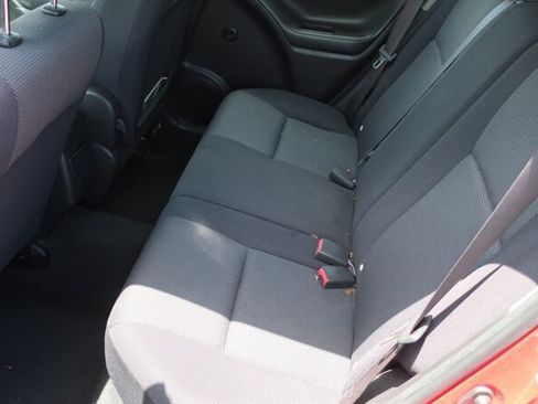 Used 2005 Pontiac Vibe w/ Power Group Value Package FWD image 13