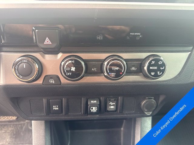 Used 2018 Toyota Tacoma SR5 AWD/4WD image 14