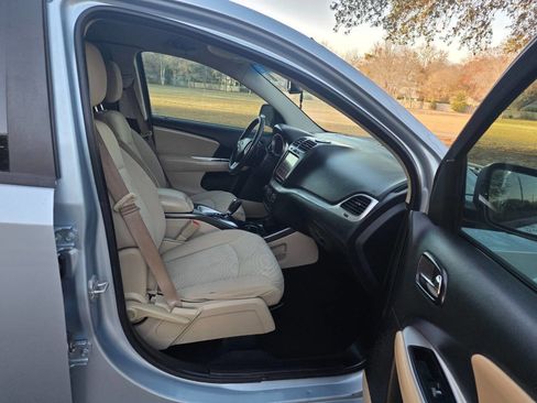 Used 2013 Dodge Journey SXT w/ Flexible Seating Group image 21