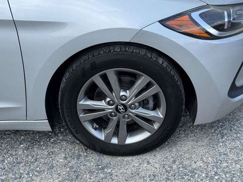 Used 2017 Hyundai Elantra SE FWD image 6