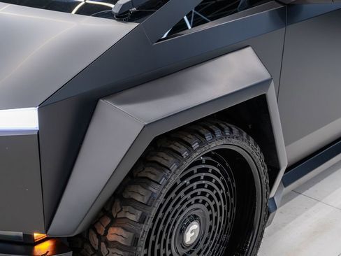 Used 2026 Tesla Cybertruck Cyberbeast AWD/4WD image 7