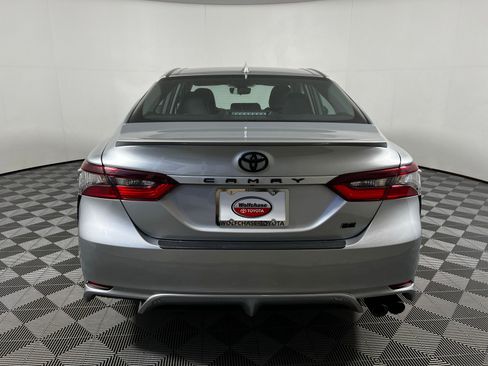 Used 2024 Toyota Camry SE image 6