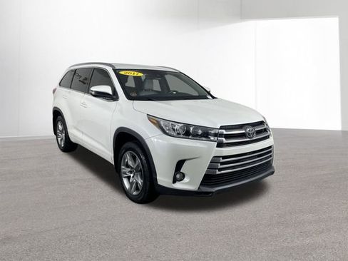 Used 2017 Toyota Highlander Limited image 12