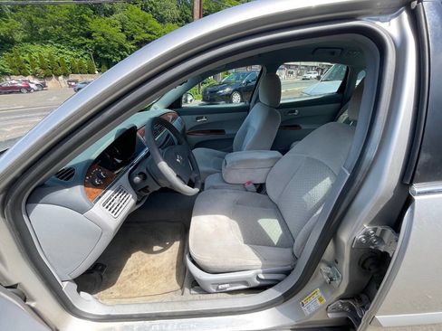 Used 2006 Buick LaCrosse CX FWD image 10