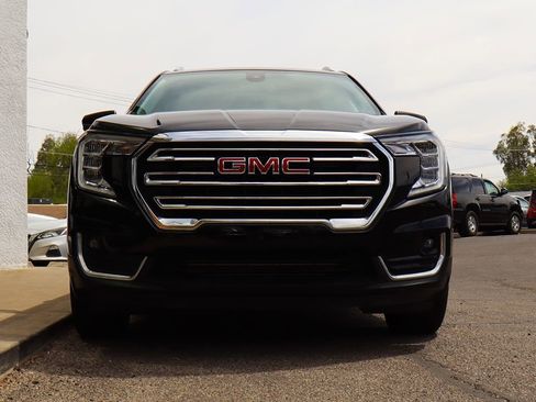 Used 2023 GMC Terrain SLT AWD/4WD image 17