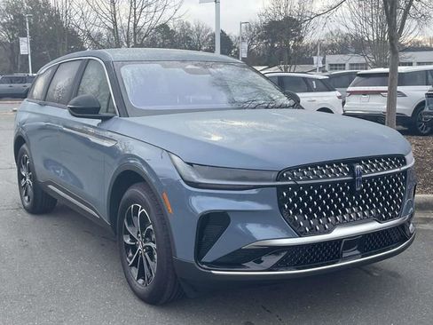 New 2026 Lincoln Nautilus Premier image 2