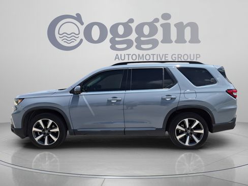 Certified 2023 Honda Pilot Touring image 3
