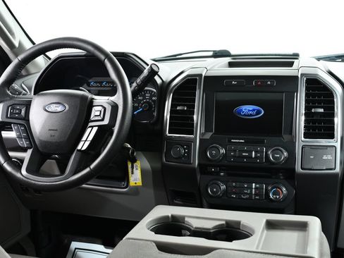 Used 2016 Ford F150 XLT w/ Equipment Group 302A Luxury AWD/4WD image 8