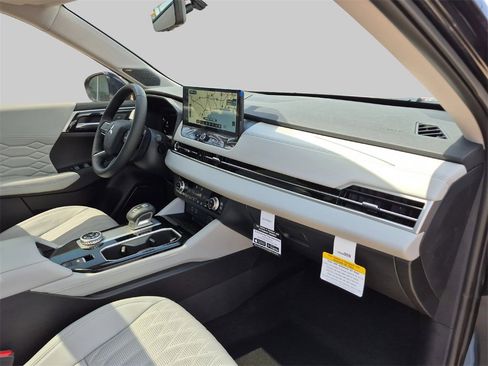 New 2025 Mitsubishi Outlander SEL image 25