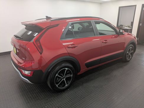 Certified 2024 Kia Niro EX image 4