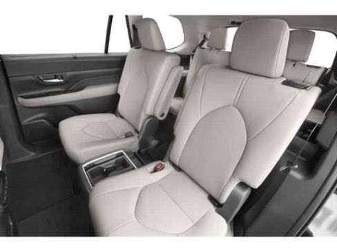 New 2026 Toyota Grand Highlander AWD Hybrid image 12