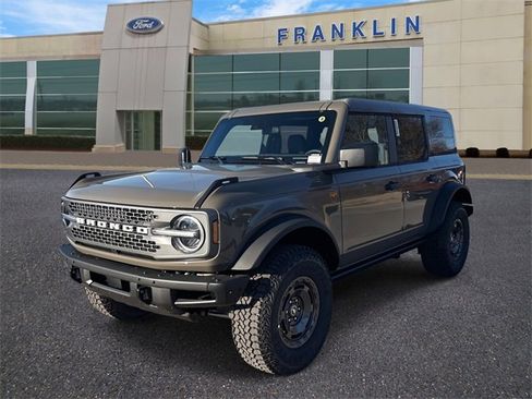 New 2025 Ford Bronco Badlands w/ Sasquatch Package image 3