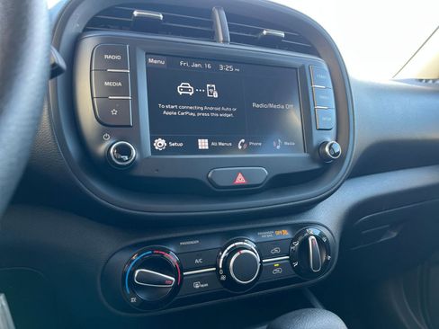 Used 2025 Kia Soul LX w/ LX Technology Package image 21