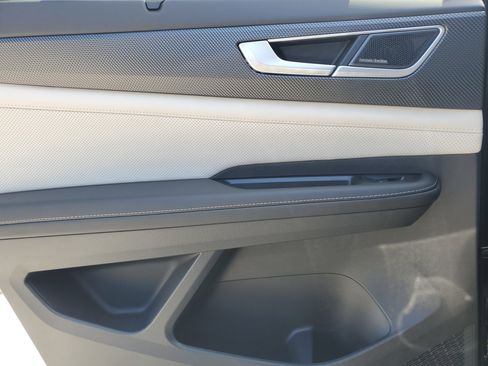 New 2025 Volkswagen Atlas Cross Sport SEL Premium R-Line image 12