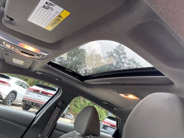 Used 2025 Hyundai Elantra SEL FWD image 8