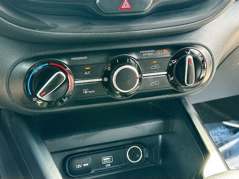 Certified 2022 Kia Soul LX w/ Technology Package FWD image 15